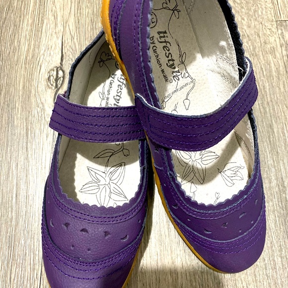 cushion walk mary jane shoes